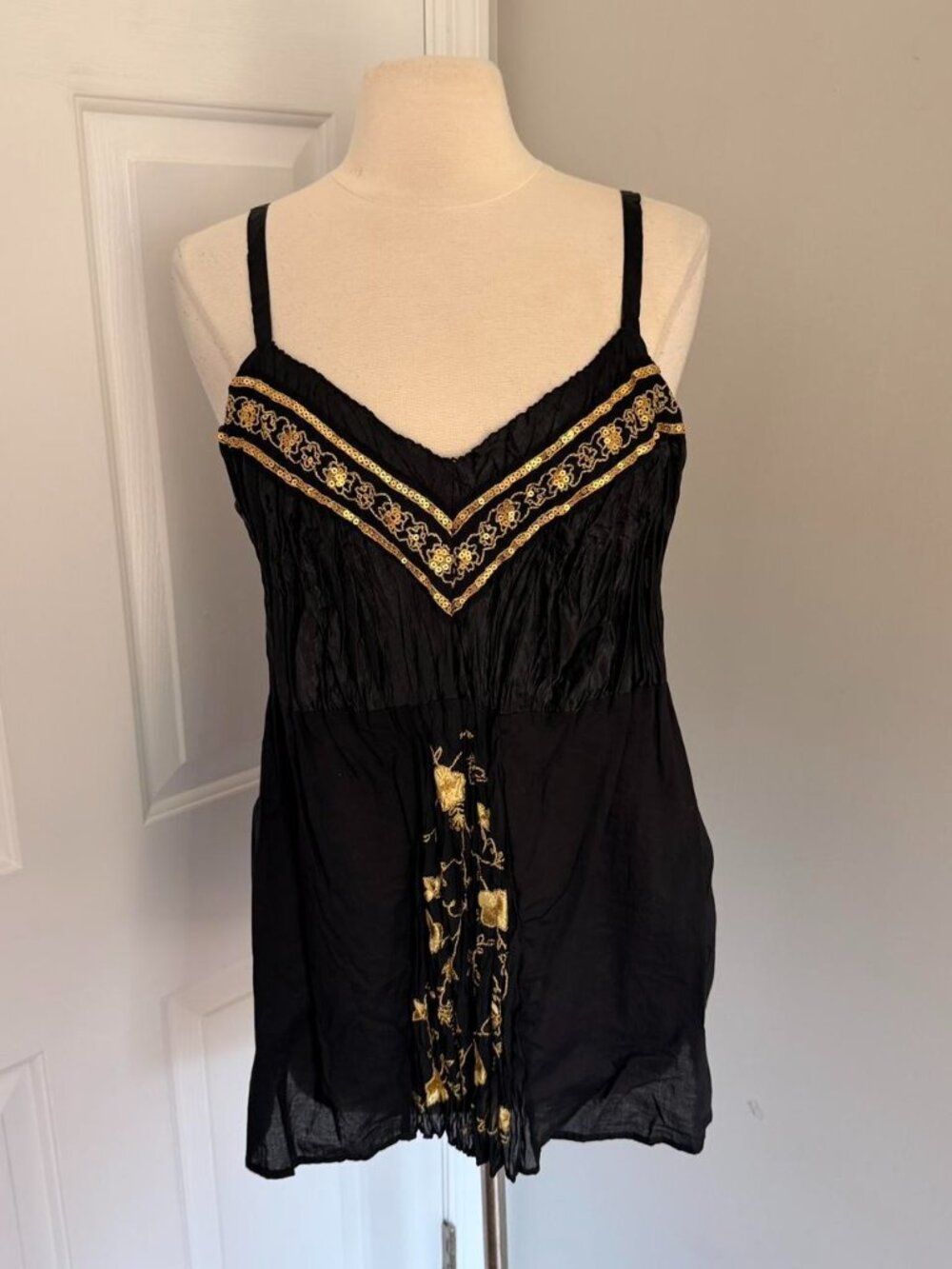 Y2K BLACK AND GOLD‎ VENEZIA CRINKLE TANK TOP
